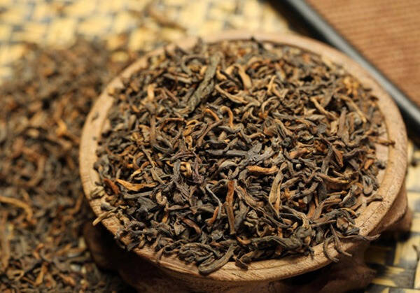 一杯好茶，滋味浓醇滑口，与朋友