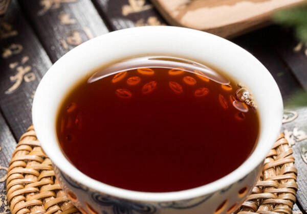 一杯好茶，滋味浓醇滑口，与朋友