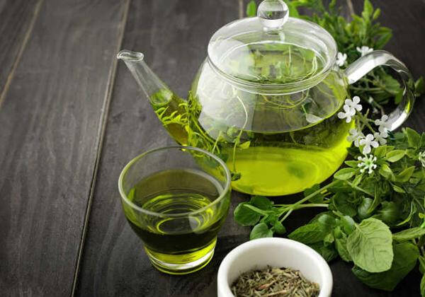 一杯绿茶，一口袅袅清爽生津益气