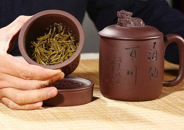 爱喝茶的人往往都会遇到这个问题，在茶叶店试饮时的茶