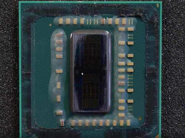 AMD锐龙二代CPU开盖测..
