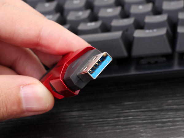 闪杰 卡片式u盘 u盘8g 礼品u盘_u盘价格差太多_u盘价格差太多