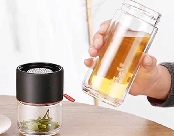 爱喝茶的人往往都会遇到这个问题，在茶叶店试饮时的茶