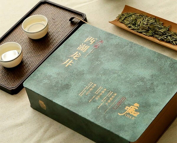 您与可以称得上忘年老友的朋友多长时间没有联系了呢？