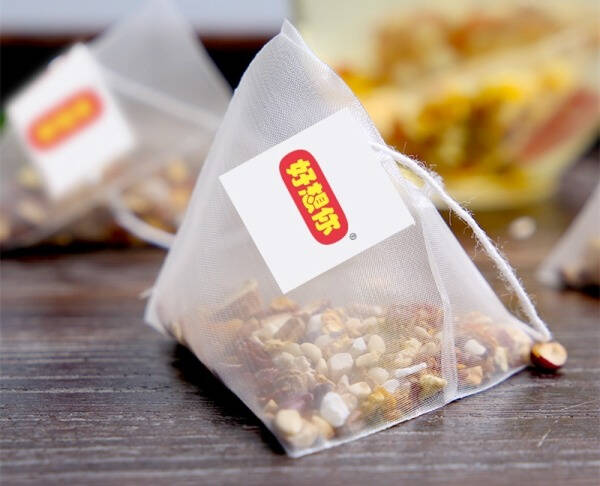 体内有湿，美丽丢失，宵菇凉一直认为内心阳光，由内而外散发着优雅与健康才是真正的美。说到美丽，不知小伙伴们有木有看由大S、小S、阿雅、范晓萱四人合体“放肆之旅”的《我们是真正的朋友》呢？有着20多年交情的她们很好的诠释了友情的珍贵和意义，作为从小就看她们电视剧以及听着歌曲长大的我，当看到她们在一起时，