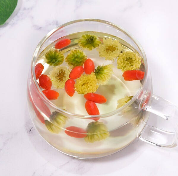 秋天泡杯养生花茶，吃辣条的佛系