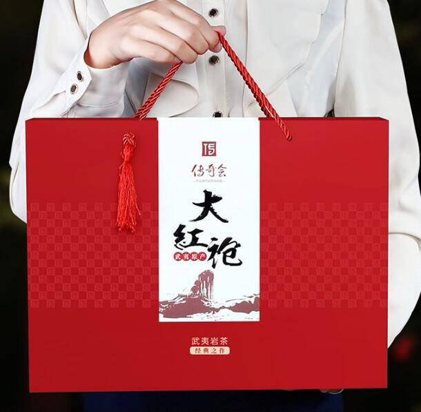 不懂送男友什么？传奇会醇香大红
