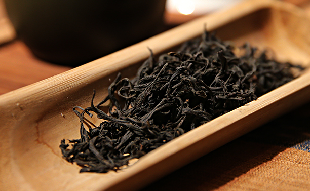 茶香四溢传千里,居室一茗品千秋