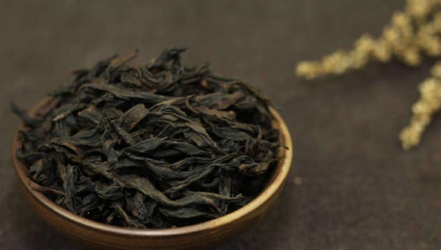 红茶是源于中国，曾经是武夷山小村里生产的小种茶类，