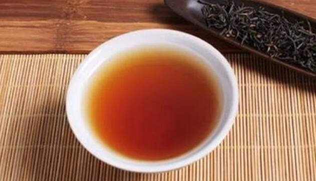 茶叶的保存期限依据茶叶种类不同、成长条件不平等，保