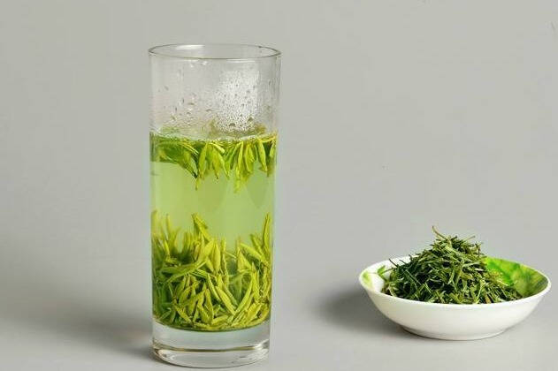 茶叶的保存期限依据茶叶种类不同、成长条件不平等，保