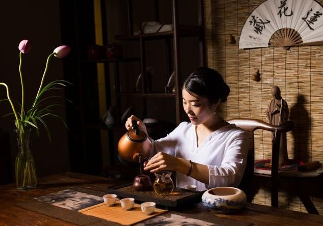 “茶米油盐酱醋茶”，茶亦是“开门七件事”。可以看出
