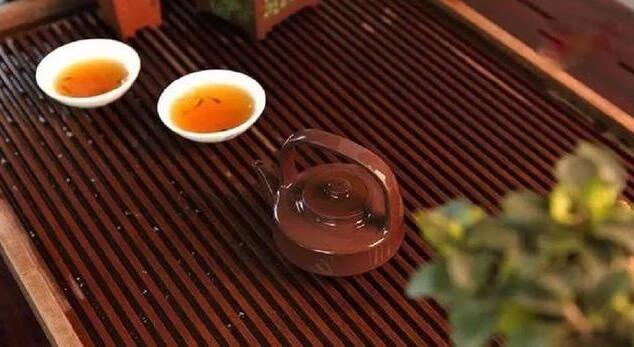 茶桌上放个茶宠,提升..