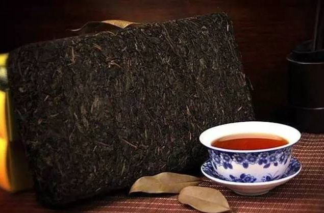 荷叶与黑茶的碰撞， 荷香金茯茶