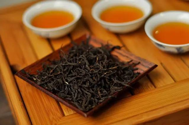 人到中年，为什么都爱喝茶？是否