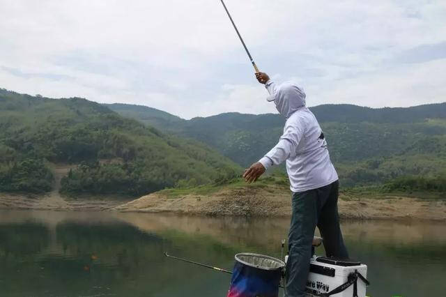 高手在民间！传统钓中..