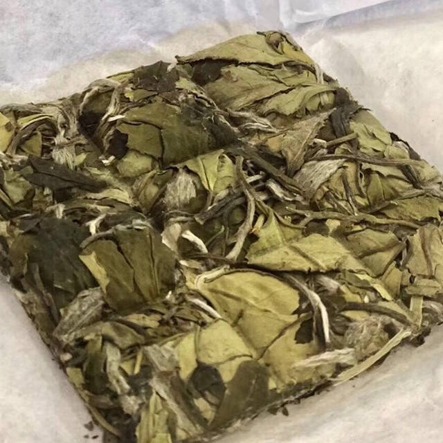 什么是茶的回甘？茶汤刚入口的时候会感觉到一阵苦涩感