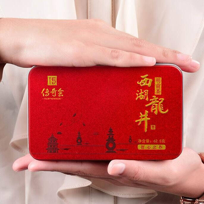 综艺《我最爱的女人们》中张伦硕给大家带来了馨香爽口