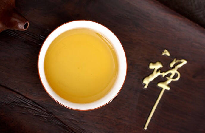 静下心，品一口好茶，用茶香安抚
