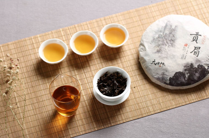 一盏温茶，三五好友，这才是打开