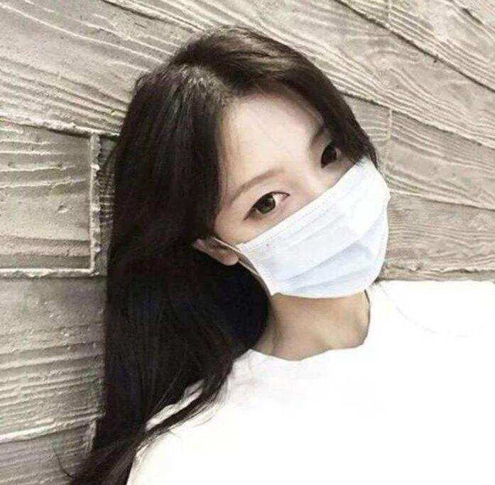 为什么现在那么多美女出门都会戴口罩?难道不能见人?