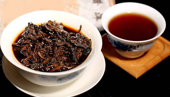 普洱分生茶、熟茶，分老茶、新茶