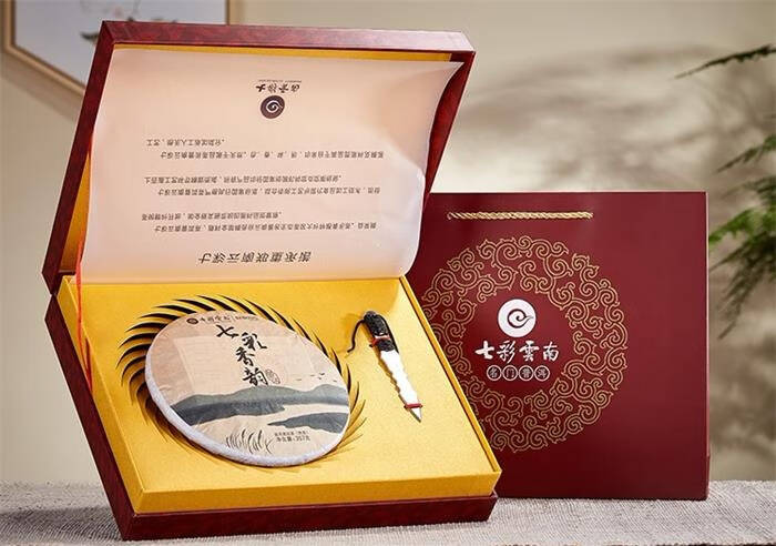 礼品选茶叶，浓香溢满园，情谊恒