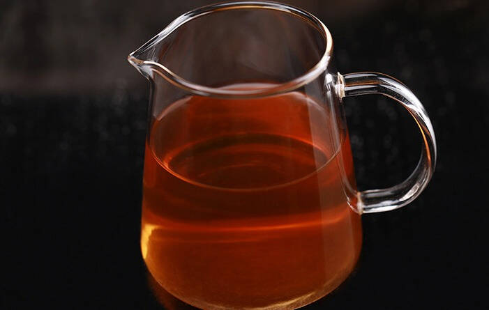 生活拒绝平淡如水，冲泡一杯茶给