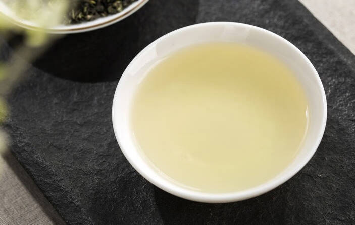 今年的深秋给自己泡杯红茶喝吧！