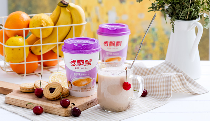 静谧闲暇的午后，一杯奶茶告诉你