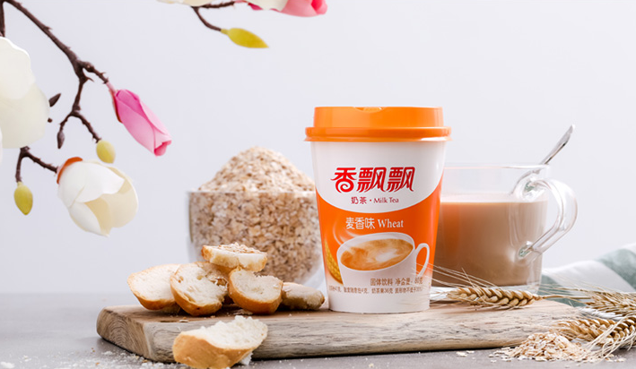 静谧闲暇的午后，一杯奶茶告诉你