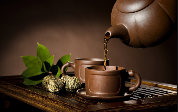 新茶客最羡慕老茶客的一件事，莫过于老茶客们以茶养茶