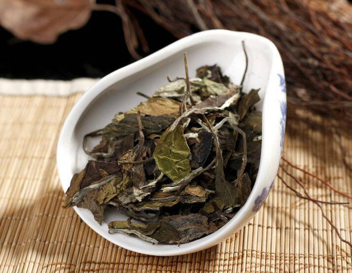 陈年老白茶,煮饮枣甜香,哪些老