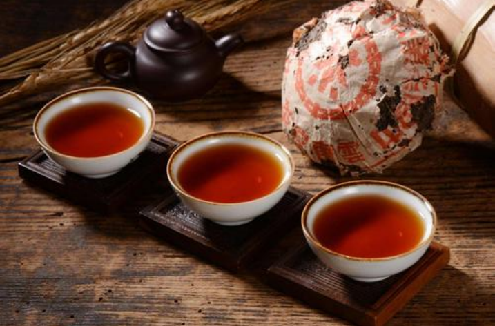 喝普洱茶容易饿，真的在刮油减肥