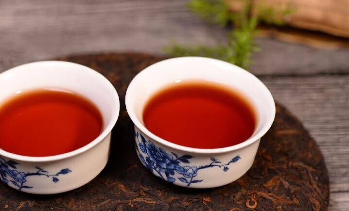 晚饭后一小时喝普洱茶，安神助眠