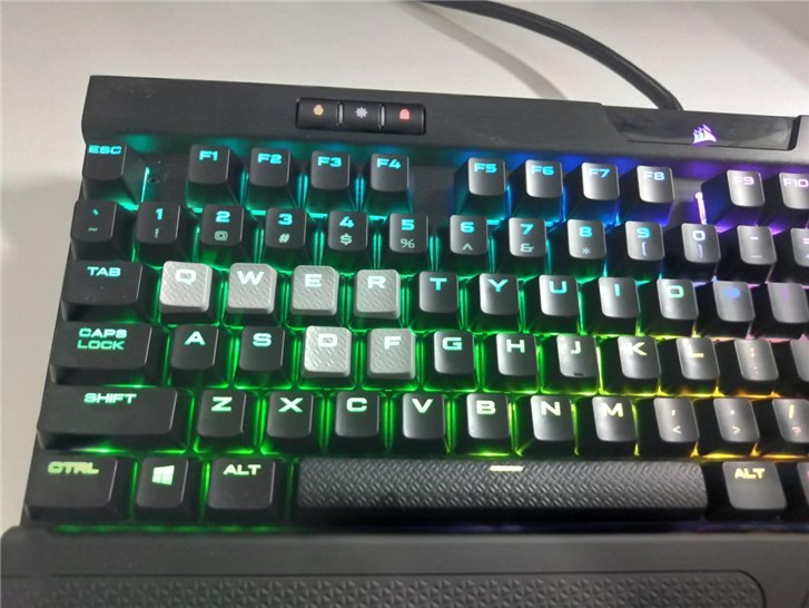 海盗船K70 RGB MK.2