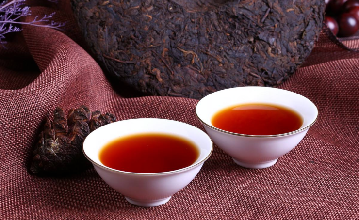 普洱茶是以雲南省一定區域內的雲南大葉種曬青毛茶爲原