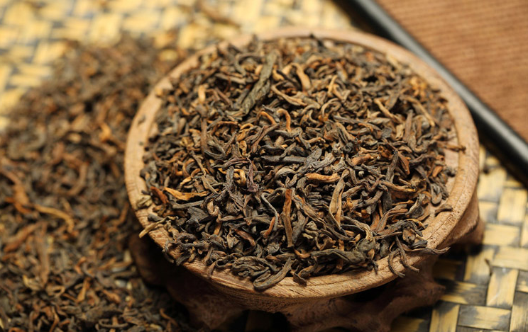 有朋自远方来，一壶热茶与他煮酒