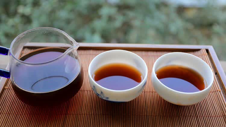 随着茶香,随着茶韵平复一下曾经