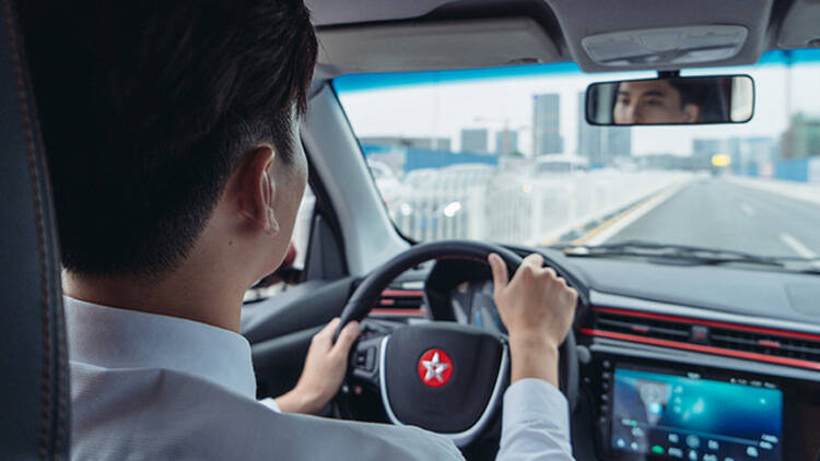 二锅头也跨界造车,很多人一看车
