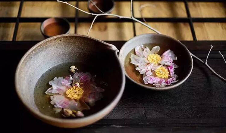 一捧花茶，在馥郁清香中让你回味