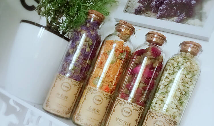 一捧花茶，在馥郁清香中让你回味