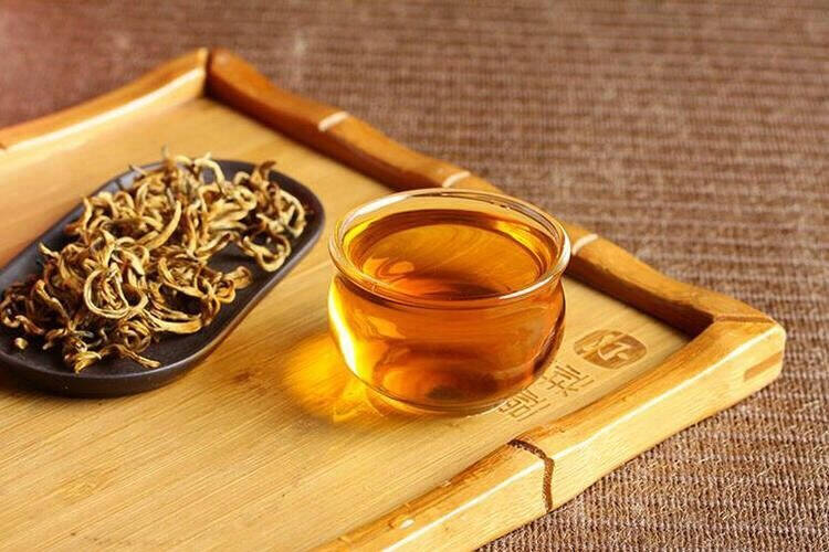 茶汤以清澈透明为优质，而浑浊则