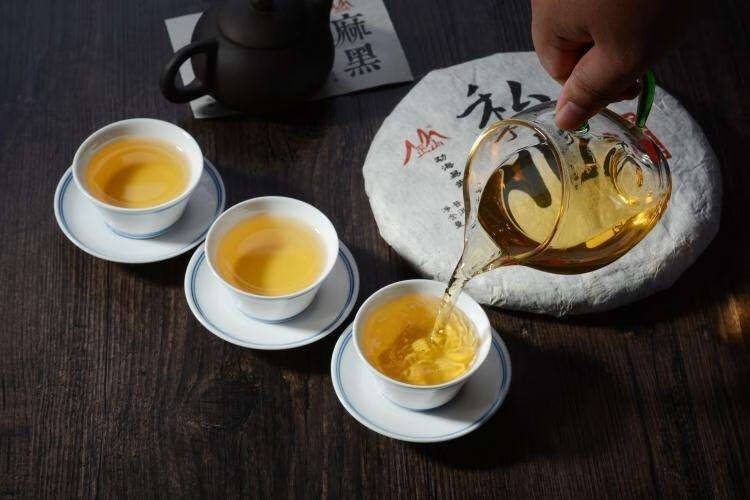 在我國的西雙版納，無論是愛尼人的土鍋茶、蒸茶、傣族
