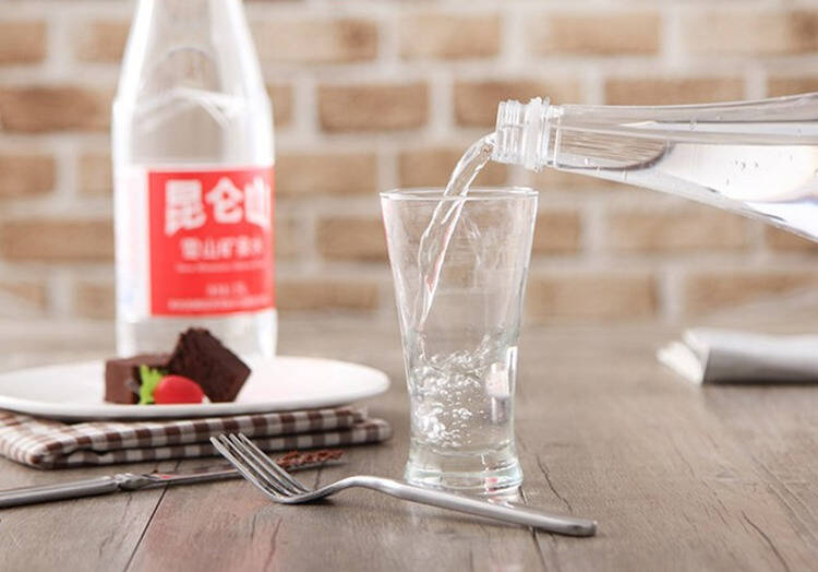 泡茶煲汤用“好水”，显纯净质感