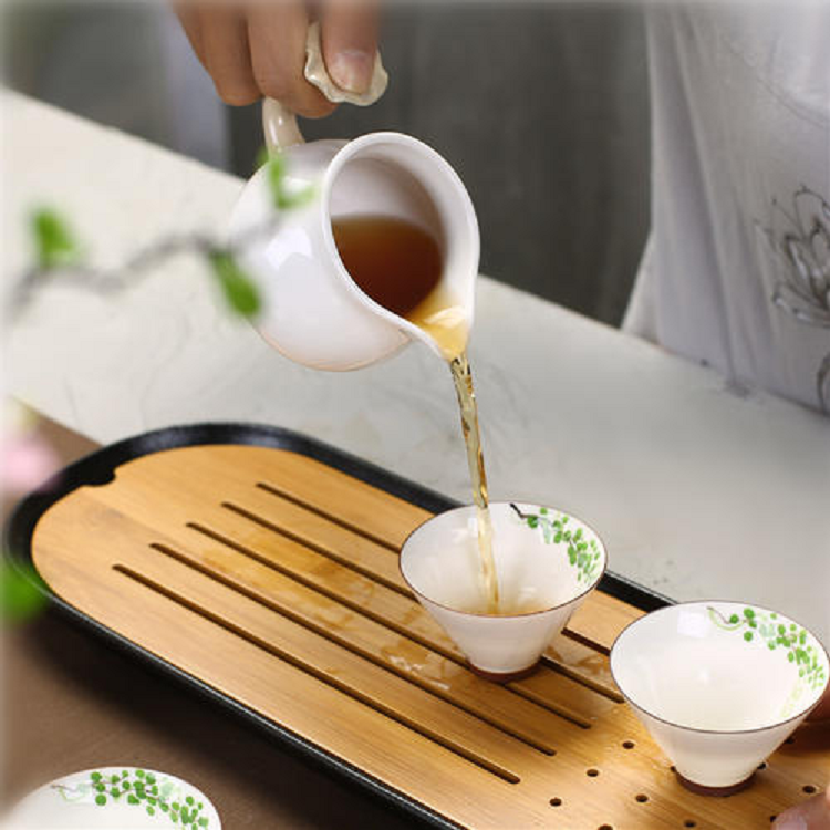 喝茶是初始的覺悟，喝茶是萌芽的頓悟，喝茶也是靈魂的