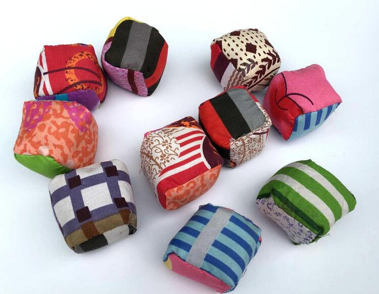 布沙包 幼儿园大中小学生活动 7个