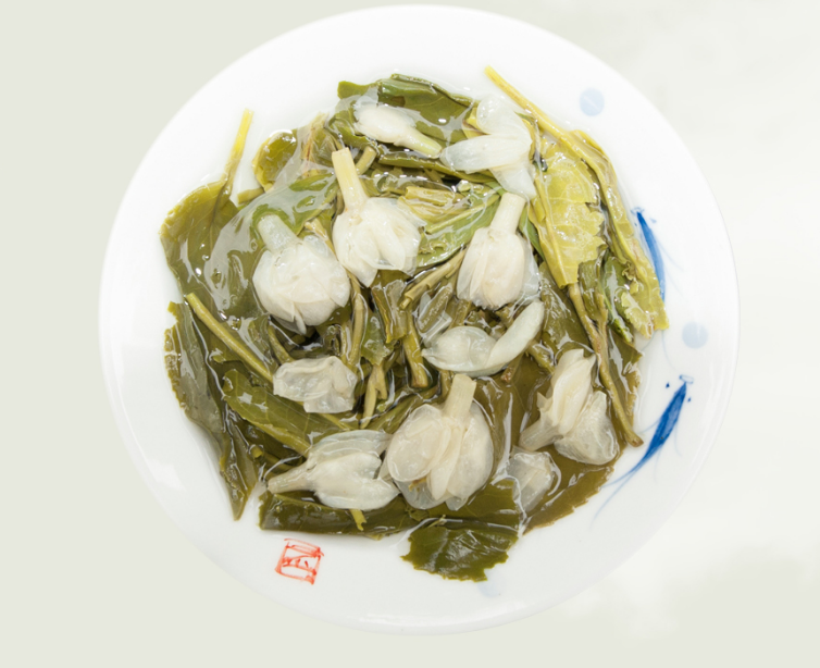 爱茶喝茶的人都知道，喝茶是分季节的，即“春花，夏绿
