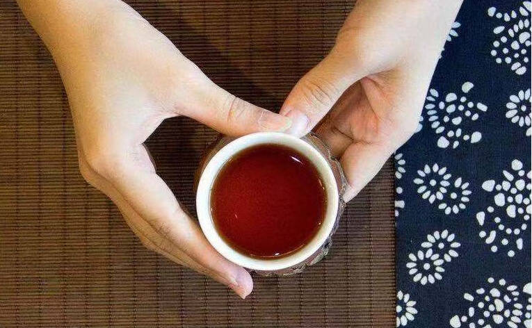 浓茶解烈酒淡茶养精神，好茶心存