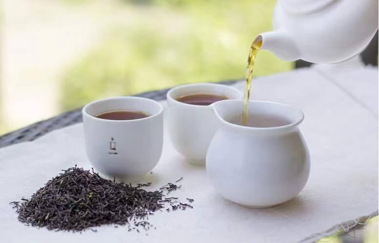 浓茶解烈酒淡茶养精神，好茶心存